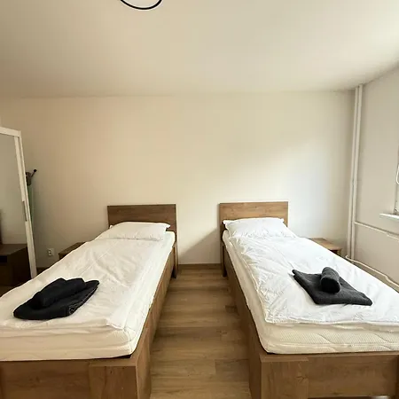 Mid-town Spacious Lejlighed *